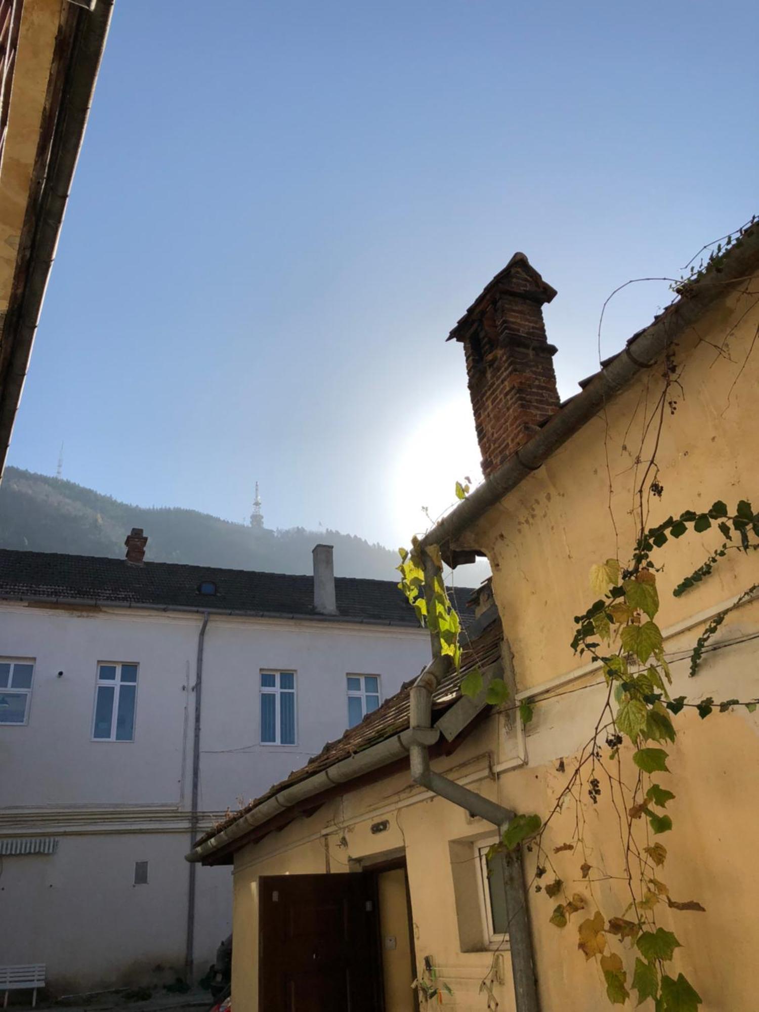 Ferienwohnung Charming Old Town Flat With Mountain View Brașov Exterior foto