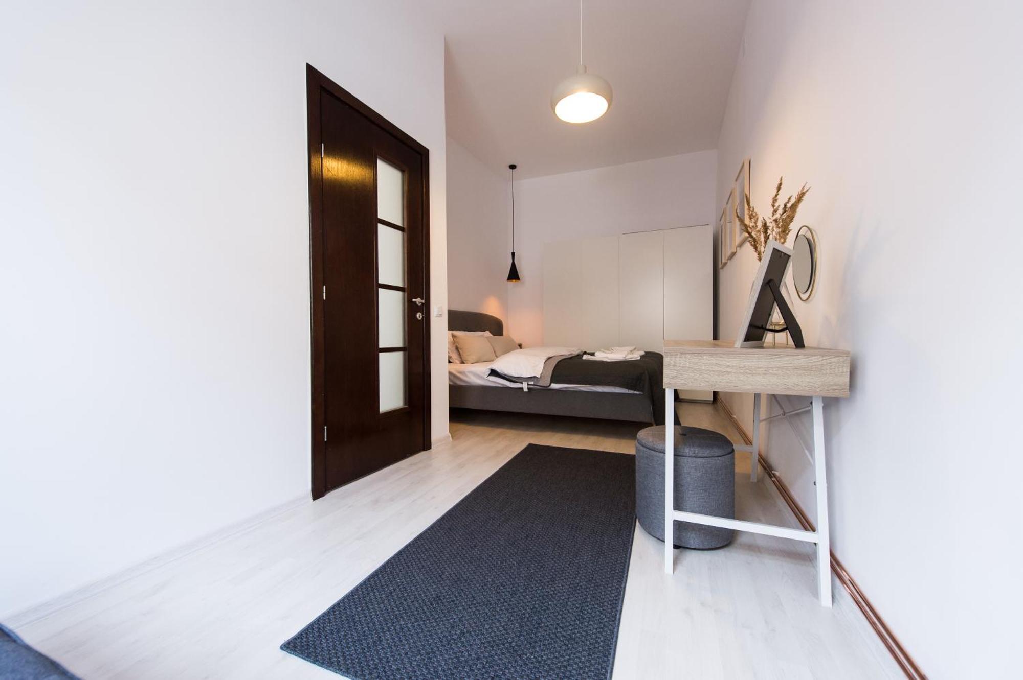 Ferienwohnung Charming Old Town Flat With Mountain View Brașov Exterior foto